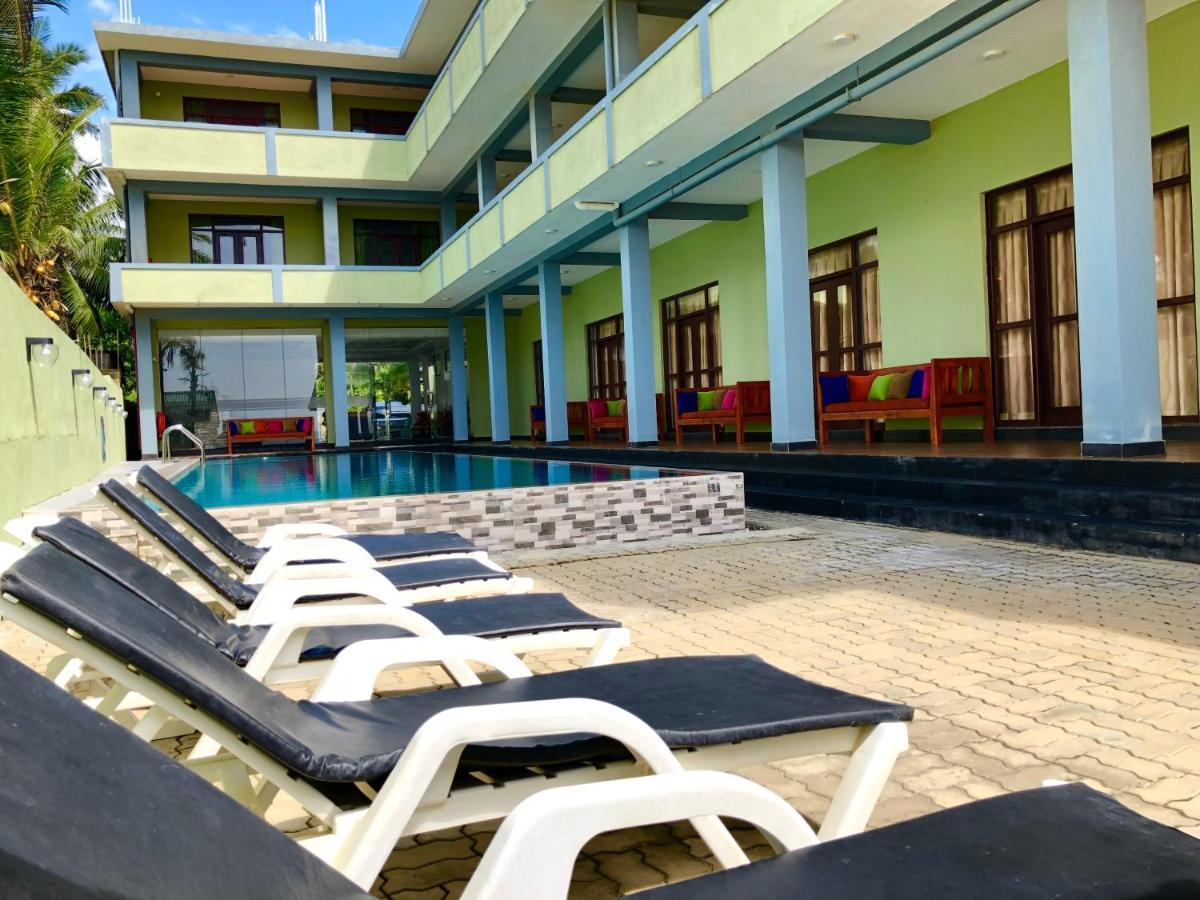 Serenade Beach Hotel 히카두와 외부 사진