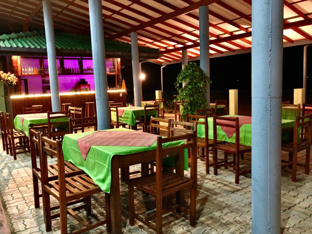 Serenade Beach Hotel 히카두와 외부 사진