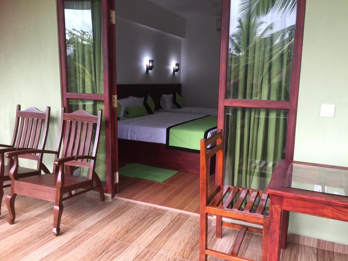 Serenade Beach Hotel 히카두와 외부 사진