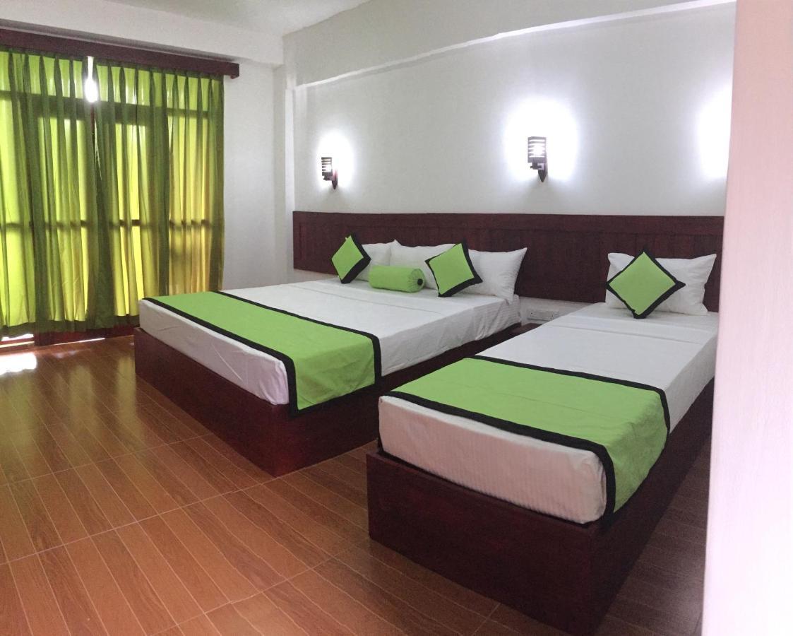 Serenade Beach Hotel 히카두와 외부 사진
